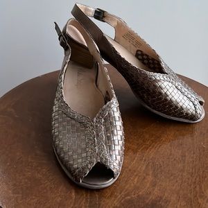 Wide Steps mixed metallic leather sling back 7.5W